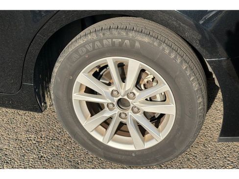 Used 2025 Toyota Camry LE image 4