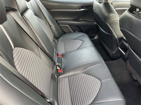 Used 2022 Toyota Camry SE image 23