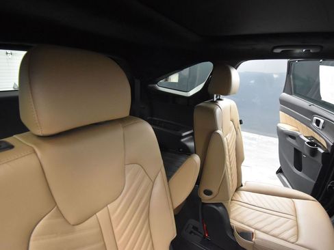 Used 2025 Kia Sorento SX Prestige w/ Olive Brown Leather Package image 19