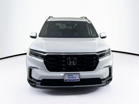 Used 2023 Honda Pilot Touring image 2