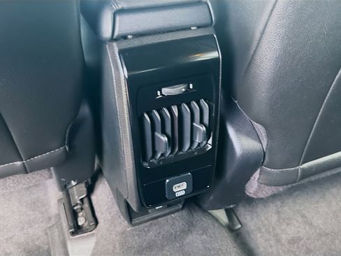 Used 2024 Jeep Compass Limited image 22