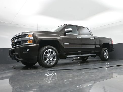 Used 2019 Chevrolet Silverado 2500 High Country image 57