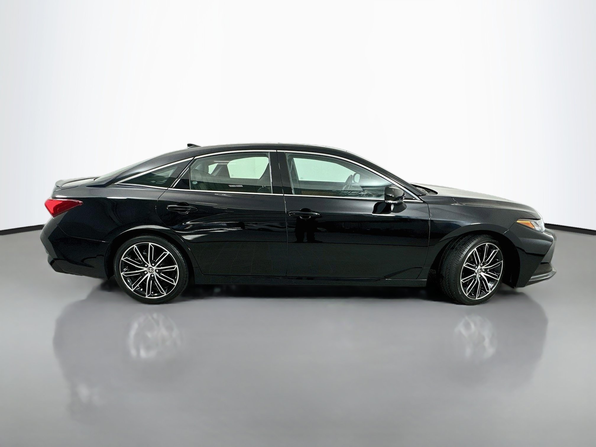Used 2022 Toyota Avalon Touring w/ Advanced Safety Package FWD image 8