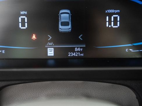 Used 2025 Hyundai Elantra Sport FWD image 40