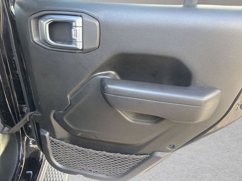 Used 2022 Jeep Wrangler Unlimited Sport AWD/4WD image 25