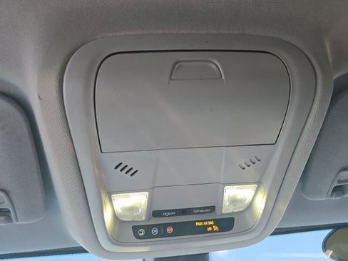 Used 2023 GMC Acadia SLE image 34