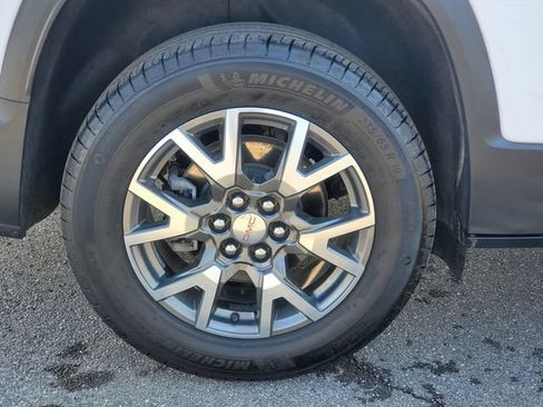 Certified 2022 GMC Acadia SLE w/ Driver Convenience Package FWD image 6
