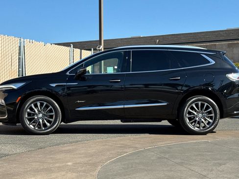 Certified 2024 Buick Enclave Avenir FWD image 7