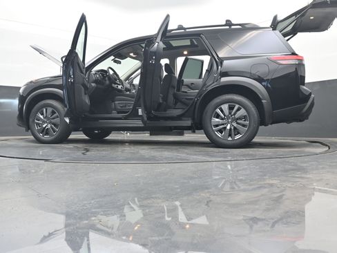New 2025 Nissan Pathfinder SV w/ SV Premium Package image 44