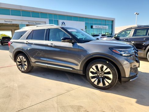 Used 2025 Ford Explorer Platinum w/ LUX Leather Package AWD/4WD image 8