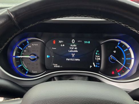 Used 2021 Chrysler Pacifica Touring-L w/ Uconnect Theater Family Group FWD image 53