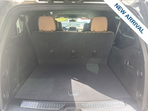Used 2022 Chevrolet Suburban Premier AWD/4WD image 14