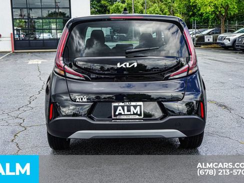 Used 2025 Kia Soul LX w/ LX Technology Package FWD image 10