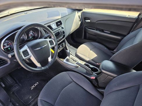 Used 2013 Chrysler 200 Touring image 3