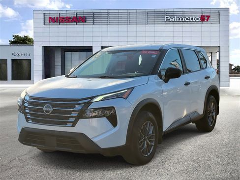 Certified 2025 Nissan Rogue S image 3