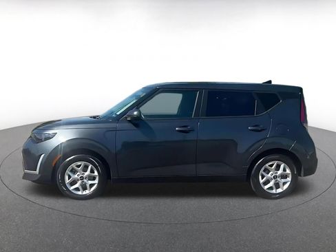 Used 2025 Kia Soul LX w/ LX Technology Package FWD image 8