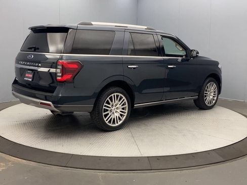 Used 2023 Ford Expedition Limited AWD/4WD image 5