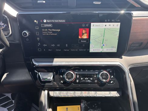 Used 2024 GMC Sierra 2500 Denali Ultimate image 30