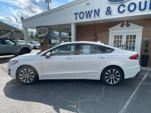 Used 2020 Ford Fusion SE AWD/4WD image 8
