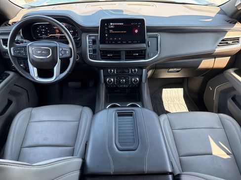 Used 2023 GMC Yukon SLT w/ SLT Premium Package AWD/4WD image 12