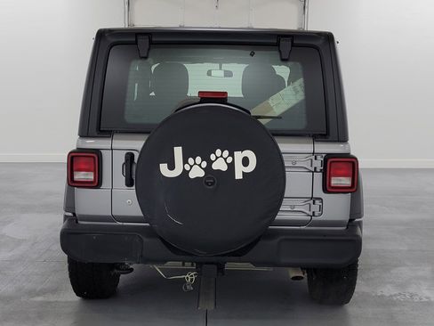 Used 2019 Jeep Wrangler Sport image 7