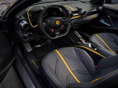 Used 2023 Ferrari 812 GTS image 2