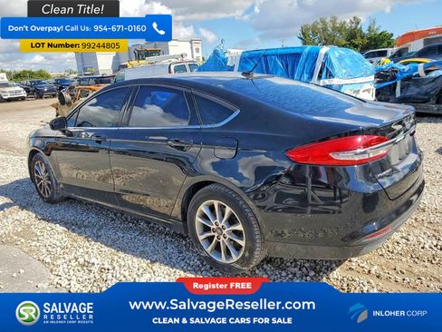 Used 2017 Ford Fusion SE image 3