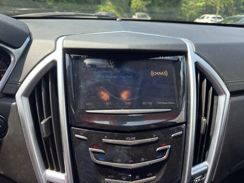 Used 2016 Cadillac SRX FWD image 8