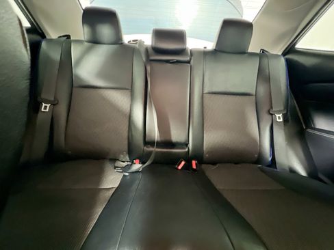 Used 2018 Toyota Corolla SE image 32