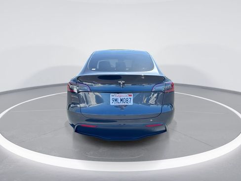 Used 2024 Tesla Model Y 2WD image 7