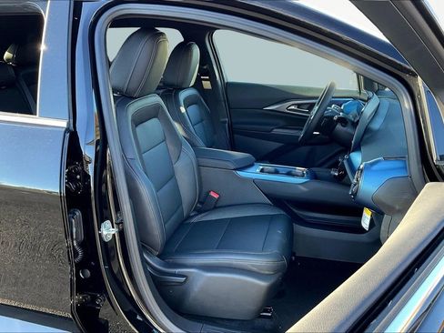 New 2026 Chevrolet Equinox EV LT image 12