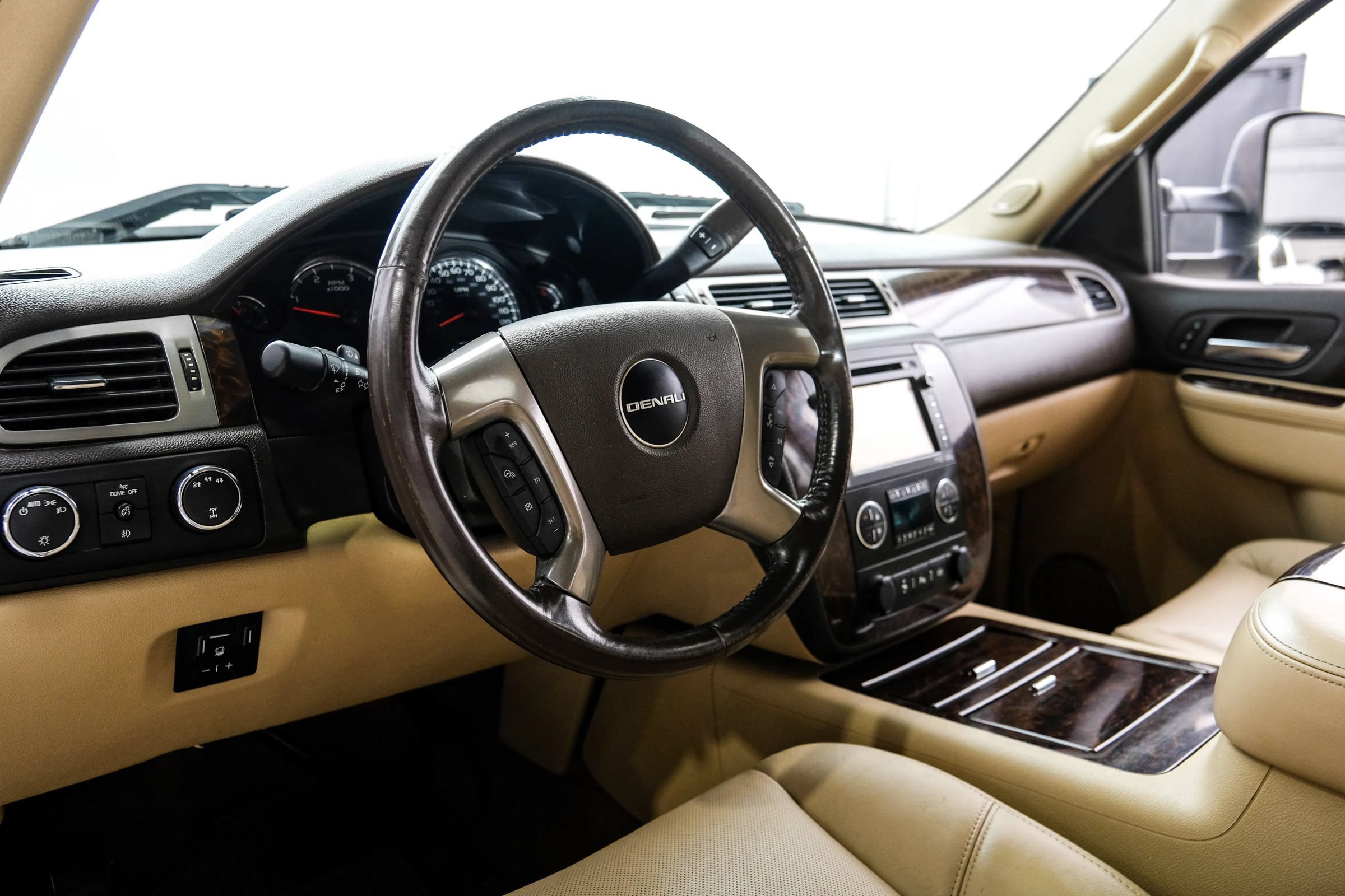 Used 2012 GMC Sierra 3500 Denali AWD/4WD image 15
