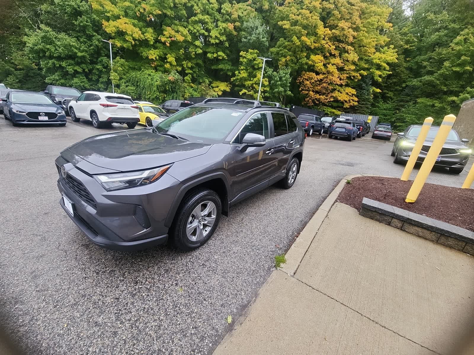 Used 2025 Toyota RAV4 LE AWD/4WD image 24