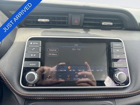 Used 2019 Nissan Kicks SR w/ SR Premium Package FWD image 16