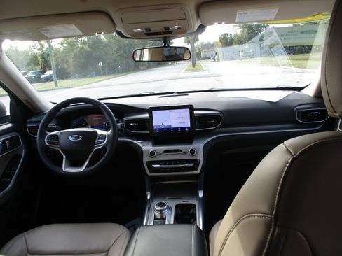 Certified 2024 Ford Explorer XLT w/ Equipment Group 202A image 14