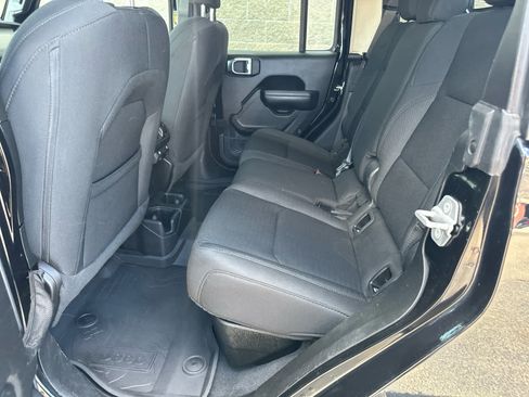 Used 2021 Jeep Gladiator Sport image 25
