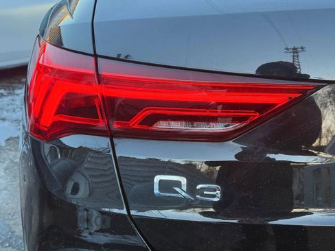 Used 2022 Audi Q3 2.0T Premium Plus w/ Premium Plus Package image 39