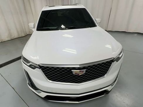 Certified 2025 Cadillac XT6 Premium Luxury AWD/4WD image 3