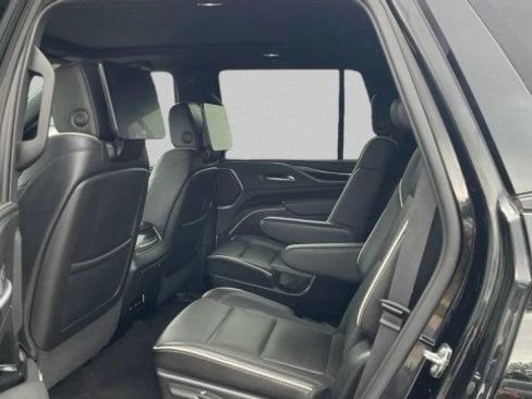 Used 2023 Cadillac Escalade Sport AWD/4WD image 17
