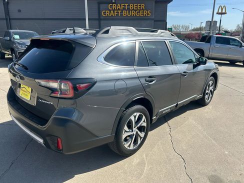 Used 2020 Subaru Outback Limited image 3
