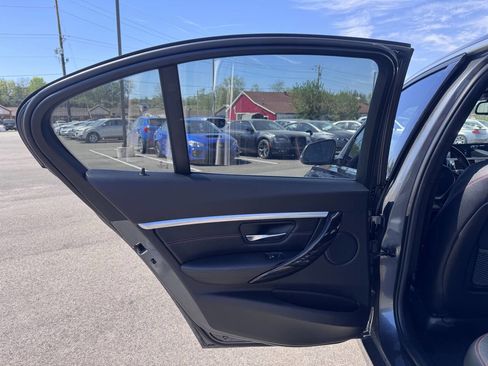 Used 2017 BMW 328d xDrive Sedan w/ Premium Package AWD/4WD image 11