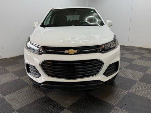 Used 2021 Chevrolet Trax LS w/ Tint and Cruise Package image 4