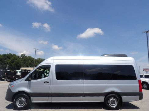 Used 2025 Mercedes-Benz Sprinter 2500 image 57