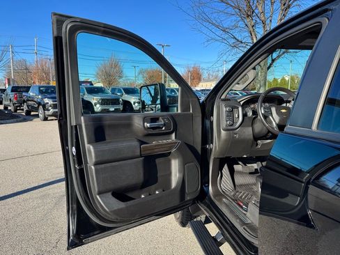 Used 2020 Chevrolet Silverado 2500 LT w/ Convenience Package image 10