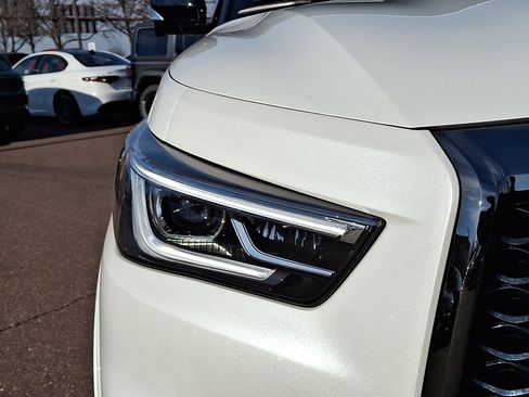 Certified 2024 INFINITI QX80 Premium Select w/ Cargo Package image 9