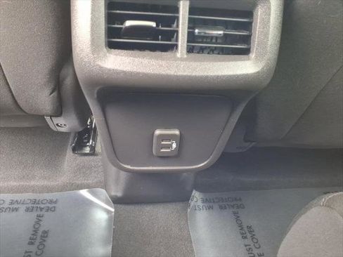 Used 2024 Chevrolet Equinox LT AWD/4WD image 9