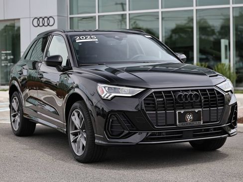 Used 2025 Audi Q3 2.0T Premium w/ Convenience Package AWD/4WD image 2