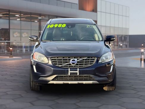Used 2017 Volvo XC60 T5 Inscription image 3