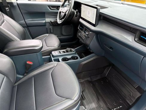 Used 2025 Ford Maverick Lobo image 9