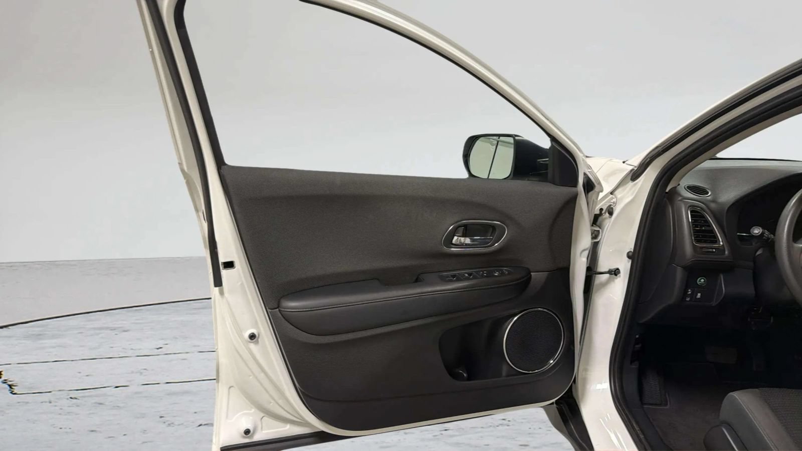 Used 2021 Honda HR-V EX image 40